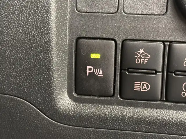 トヨタ パッソ モーダ　チャーム 三重県 2021(令3)年 3.8万km ブラックマイカメタリック/ダークエメラルドマイカ 2トーン ガソリン/FF/インパネCVT/純正 7インチナビ NSCN-W68/（AM/FM/CD/SD/地デジTV/Bluetooth/AUX）/パノラマモニター/ドライブレコーダー 前後/ビルトイン ETC/衝突回避支援機能 スマートアシスト3/・衝突回避支援ブレーキ機能（対車両・対歩行者）/・衝突警報機能（対車両・対歩行者）/・車線逸脱警報機能誤発進抑制制御機能（前方・後方）/・誤発進抑制制御機能（前方・後方）/・コーナーセンサー（フロント４個／リヤ４個、接近お知らせ表示付）/など/装備/・ハーフレザーシート/・シートヒーター（D）/・LEDヘッドライト & LEDクリアランスランプ/・オートライトシステム/・オートハイビーム機能/・オートエアコン/・ステアリングスイッチ/・プッシュスタート/・スマートキーx2/・純正ホイールキャップ＆14インチスチールホイール/・保/取/など