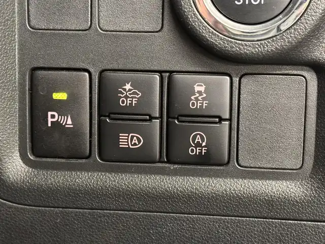 トヨタ パッソ モーダ　チャーム 三重県 2021(令3)年 3.8万km ブラックマイカメタリック/ダークエメラルドマイカ 2トーン ガソリン/FF/インパネCVT/純正 7インチナビ NSCN-W68/（AM/FM/CD/SD/地デジTV/Bluetooth/AUX）/パノラマモニター/ドライブレコーダー 前後/ビルトイン ETC/衝突回避支援機能 スマートアシスト3/・衝突回避支援ブレーキ機能（対車両・対歩行者）/・衝突警報機能（対車両・対歩行者）/・車線逸脱警報機能誤発進抑制制御機能（前方・後方）/・誤発進抑制制御機能（前方・後方）/・コーナーセンサー（フロント４個／リヤ４個、接近お知らせ表示付）/など/装備/・ハーフレザーシート/・シートヒーター（D）/・LEDヘッドライト & LEDクリアランスランプ/・オートライトシステム/・オートハイビーム機能/・オートエアコン/・ステアリングスイッチ/・プッシュスタート/・スマートキーx2/・純正ホイールキャップ＆14インチスチールホイール/・保/取/など