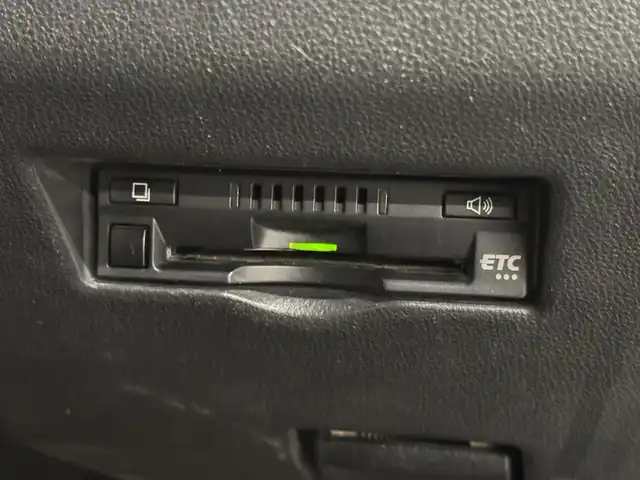 トヨタ パッソ モーダ　チャーム 三重県 2021(令3)年 3.8万km ブラックマイカメタリック/ダークエメラルドマイカ 2トーン ガソリン/FF/インパネCVT/純正 7インチナビ NSCN-W68/（AM/FM/CD/SD/地デジTV/Bluetooth/AUX）/パノラマモニター/ドライブレコーダー 前後/ビルトイン ETC/衝突回避支援機能 スマートアシスト3/・衝突回避支援ブレーキ機能（対車両・対歩行者）/・衝突警報機能（対車両・対歩行者）/・車線逸脱警報機能誤発進抑制制御機能（前方・後方）/・誤発進抑制制御機能（前方・後方）/・コーナーセンサー（フロント４個／リヤ４個、接近お知らせ表示付）/など/装備/・ハーフレザーシート/・シートヒーター（D）/・LEDヘッドライト & LEDクリアランスランプ/・オートライトシステム/・オートハイビーム機能/・オートエアコン/・ステアリングスイッチ/・プッシュスタート/・スマートキーx2/・純正ホイールキャップ＆14インチスチールホイール/・保/取/など