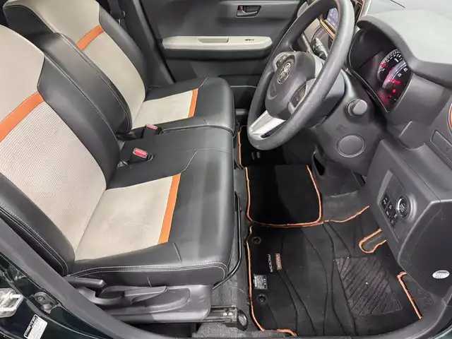 トヨタ パッソ モーダ　チャーム 三重県 2021(令3)年 3.8万km ブラックマイカメタリック/ダークエメラルドマイカ 2トーン ガソリン/FF/インパネCVT/純正 7インチナビ NSCN-W68/（AM/FM/CD/SD/地デジTV/Bluetooth/AUX）/パノラマモニター/ドライブレコーダー 前後/ビルトイン ETC/衝突回避支援機能 スマートアシスト3/・衝突回避支援ブレーキ機能（対車両・対歩行者）/・衝突警報機能（対車両・対歩行者）/・車線逸脱警報機能誤発進抑制制御機能（前方・後方）/・誤発進抑制制御機能（前方・後方）/・コーナーセンサー（フロント４個／リヤ４個、接近お知らせ表示付）/など/装備/・ハーフレザーシート/・シートヒーター（D）/・LEDヘッドライト & LEDクリアランスランプ/・オートライトシステム/・オートハイビーム機能/・オートエアコン/・ステアリングスイッチ/・プッシュスタート/・スマートキーx2/・純正ホイールキャップ＆14インチスチールホイール/・保/取/など