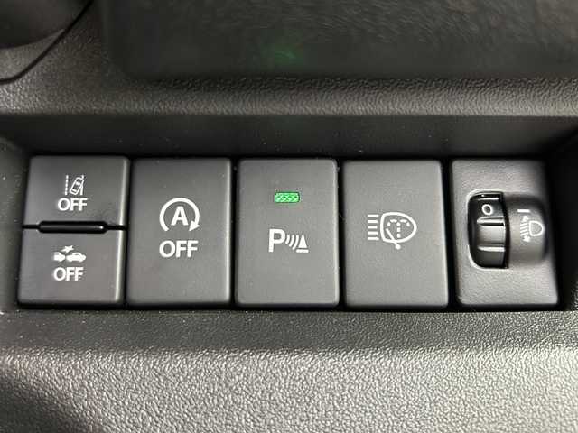 スズキ ジムニー ノマド FC 大阪府 2025(令7)年 0.1千km 緑Ⅱ ワンオーナー/レーダークルーズコントロール/デュアルカメラブレーキサポート/先行車発進お知らせ機能/標識認識機能/車線逸脱警報機能/ふらつき警報機能/誤発進抑制機能/後方誤発進抑制機能/後退時ブレーキサポート/ハイビームアシスト/アイドリングストップ/ヒルホールドコントロール/ヒーテッドミラー/ヘッドライトウォッシャー/D/N席シートヒーター/ステアリングスイッチ/LEDヘッドライト/センターデフロック/背面タイヤ/電動格納ミラー/プッシュスタート/スマートキー/スペアキー1本/保証書/取扱説明書/点検記録簿