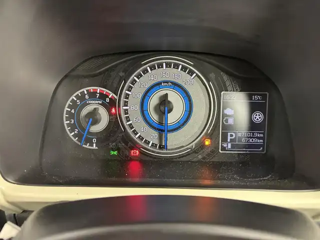 スズキ クロスビー HYBRID MX 愛知県 2017(平29)年 6.8万km ファーベントレッド/スーパーブラックパール スズキセーフティサポート/　・衝突被害軽減ブレーキ/　・レーンキープアシスト/純正ナビ/　（ＢＴ／フルセグＴＶ／ＣＤ／ＤＶＤ）/バックカメラ/ドラレコ/パドルシフト/後方コーナーセンサー/ＬＥＤヘッドライト/純正１６ＡＷ/スマートキー×２