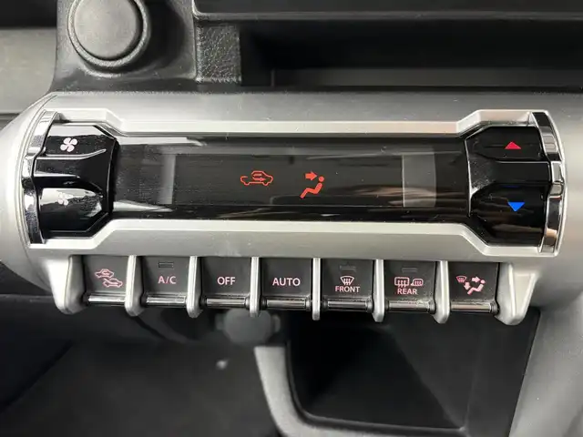 スズキ クロスビー HYBRID MX 愛知県 2017(平29)年 6.8万km ファーベントレッド/スーパーブラックパール スズキセーフティサポート/　・衝突被害軽減ブレーキ/　・レーンキープアシスト/純正ナビ/　（ＢＴ／フルセグＴＶ／ＣＤ／ＤＶＤ）/バックカメラ/ドラレコ/パドルシフト/後方コーナーセンサー/ＬＥＤヘッドライト/純正１６ＡＷ/スマートキー×２