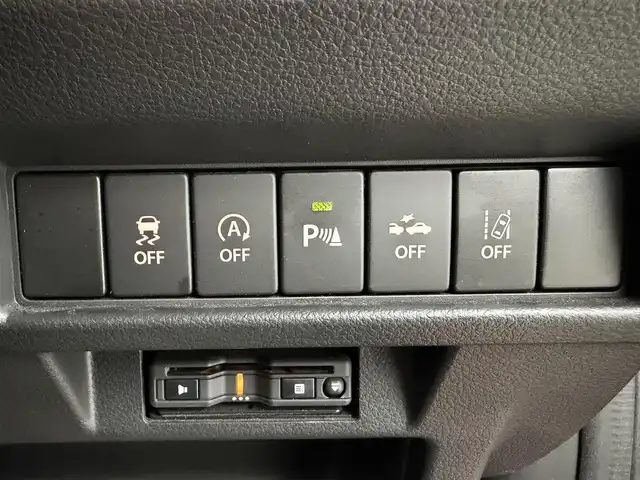 スズキ クロスビー HYBRID MX 愛知県 2017(平29)年 6.8万km ファーベントレッド/スーパーブラックパール スズキセーフティサポート/　・衝突被害軽減ブレーキ/　・レーンキープアシスト/純正ナビ/　（ＢＴ／フルセグＴＶ／ＣＤ／ＤＶＤ）/バックカメラ/ドラレコ/パドルシフト/後方コーナーセンサー/ＬＥＤヘッドライト/純正１６ＡＷ/スマートキー×２