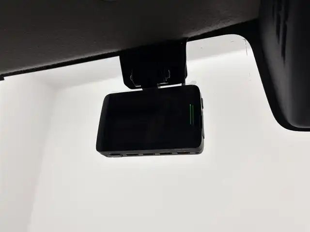 スズキ クロスビー HYBRID MX 愛知県 2017(平29)年 6.8万km ファーベントレッド/スーパーブラックパール スズキセーフティサポート/　・衝突被害軽減ブレーキ/　・レーンキープアシスト/純正ナビ/　（ＢＴ／フルセグＴＶ／ＣＤ／ＤＶＤ）/バックカメラ/ドラレコ/パドルシフト/後方コーナーセンサー/ＬＥＤヘッドライト/純正１６ＡＷ/スマートキー×２