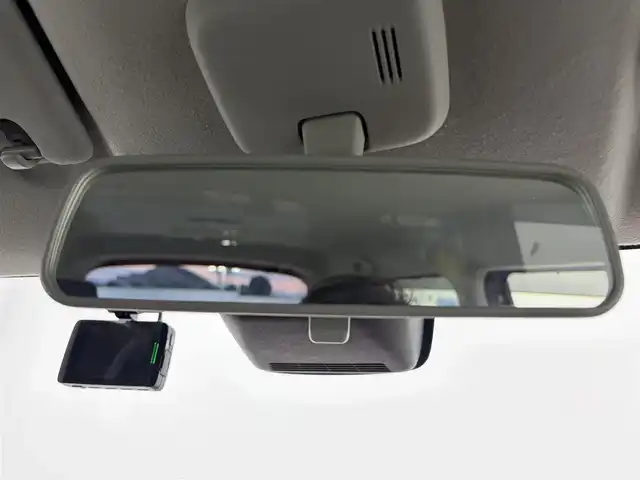 スズキ クロスビー HYBRID MX 愛知県 2017(平29)年 6.8万km ファーベントレッド/スーパーブラックパール スズキセーフティサポート/　・衝突被害軽減ブレーキ/　・レーンキープアシスト/純正ナビ/　（ＢＴ／フルセグＴＶ／ＣＤ／ＤＶＤ）/バックカメラ/ドラレコ/パドルシフト/後方コーナーセンサー/ＬＥＤヘッドライト/純正１６ＡＷ/スマートキー×２