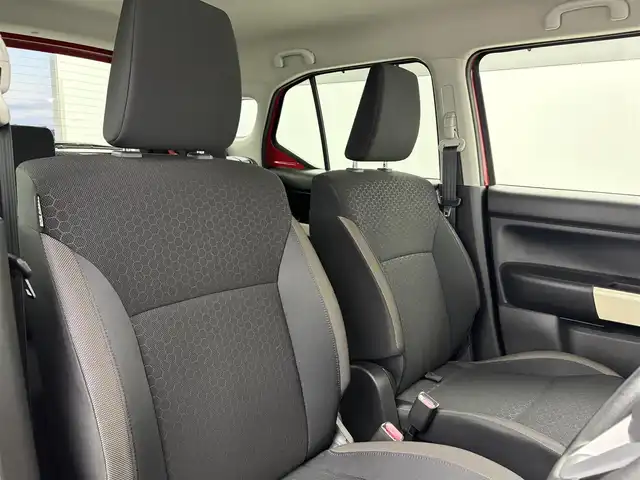 スズキ クロスビー HYBRID MX 愛知県 2017(平29)年 6.8万km ファーベントレッド/スーパーブラックパール スズキセーフティサポート/　・衝突被害軽減ブレーキ/　・レーンキープアシスト/純正ナビ/　（ＢＴ／フルセグＴＶ／ＣＤ／ＤＶＤ）/バックカメラ/ドラレコ/パドルシフト/後方コーナーセンサー/ＬＥＤヘッドライト/純正１６ＡＷ/スマートキー×２