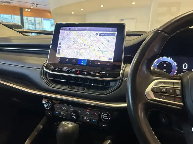 クライスラー・ジープ ジープ コマンダー リミテッド 道央・札幌 2023(令5)年 3.3万km ブリリアントブラッククリスタル コマンドビューデュアルペインパノラミックサンルーフ/Uconnectナビ/USB/Bluetooth/サラウンドビューカメラ/パークセンス/ACC/アクティブレーンマネジメント/ブラインドスポットモニター/セレクテレインシステム/LEDヘッドライト/オートハイビーム/本革シート/シートヒーター/ステアリングヒーター/パワーテールゲート