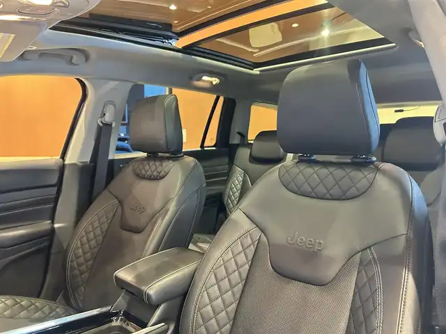 クライスラー・ジープ ジープ コマンダー リミテッド 道央・札幌 2023(令5)年 3.3万km ブリリアントブラッククリスタル コマンドビューデュアルペインパノラミックサンルーフ/Uconnectナビ/USB/Bluetooth/サラウンドビューカメラ/パークセンス/ACC/アクティブレーンマネジメント/ブラインドスポットモニター/セレクテレインシステム/LEDヘッドライト/オートハイビーム/本革シート/シートヒーター/ステアリングヒーター/パワーテールゲート