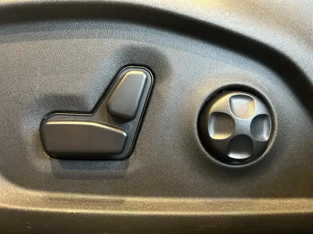 クライスラー・ジープ ジープ コマンダー リミテッド 道央・札幌 2023(令5)年 3.3万km ブリリアントブラッククリスタル コマンドビューデュアルペインパノラミックサンルーフ/Uconnectナビ/USB/Bluetooth/サラウンドビューカメラ/パークセンス/ACC/アクティブレーンマネジメント/ブラインドスポットモニター/セレクテレインシステム/LEDヘッドライト/オートハイビーム/本革シート/シートヒーター/ステアリングヒーター/パワーテールゲート