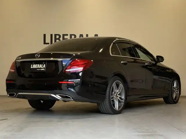 メルセデス・ベンツ Ｅ２５０ アバンギャルド スポーツ 熊本県 2020(令2)年 6.8万km オブシディアンブラック ・スマートキー/・プッシュスタート/・パノラマスライドサンルーフ/・道路標識アシスト/・アクティブブレーキアシスト/・アテンションアシスト/・レーンチェンジアシスト/・ブラインドスポットモニター/・アクティブパーキングアシスト/・アクティブステアリングアシスト/・インテリジェントライトシステム/・クルーズコントロール(追従式)/・黒革シート/・前席パワーシート/・全席シートヒーター /・純正HDDナビ/　【BT・USB・SD・AppleCarPlay・AndroidAuto】/・Burmesterサウンドシステム/・フルセグTV/・全方位カメラ/・ETC/・パワートランク/・LEDヘッドランプ/・保証書/取説