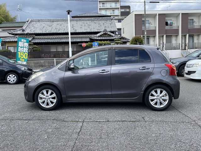 トヨタ ヴィッツ RS 愛知県 2009(平21)年 9.1万km グレーメタリック /禁煙車//社外HDDナビTV//ビルトインETC//キーレスキー//純正15インチアルミ//HIDライト//フォグランプ//ドアバイザー//純正フロアマット//新車保証書//取扱説明書