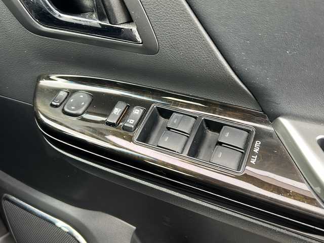トヨタ アルファード 240S タイプゴールドⅡ 石川県 2014(平26)年 11.3万km ホワイトパールクリスタルシャイン ワンオーナー/4WD/純正HDDナビゲーション/【CD・DVD・Bluetooth・HDD・フルセグTV】/型番：NHZN-X62G/両側パワースライドドア/電動リアゲート/ALPINEリアモニター/クルーズコントロール/センターデフロック/コーナーセンサー/エンジンスターター/バックカメラ/ビルトインETC/オットマン/100V電源/プッシュスタート/・スマートキー/・スペアキー/サイド・リアカーテン/電装格納ミラー/HIDヘッドライト/・オートライト/・フォグランプ/純正フロアマット/ドアバイザー/記録簿/取扱説明書/保証書
