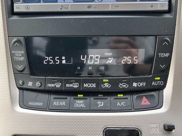 トヨタ アルファード 240S タイプゴールドⅡ 石川県 2014(平26)年 11.3万km ホワイトパールクリスタルシャイン ワンオーナー/4WD/純正HDDナビゲーション/【CD・DVD・Bluetooth・HDD・フルセグTV】/型番：NHZN-X62G/両側パワースライドドア/電動リアゲート/ALPINEリアモニター/クルーズコントロール/センターデフロック/コーナーセンサー/エンジンスターター/バックカメラ/ビルトインETC/オットマン/100V電源/プッシュスタート/・スマートキー/・スペアキー/サイド・リアカーテン/電装格納ミラー/HIDヘッドライト/・オートライト/・フォグランプ/純正フロアマット/ドアバイザー/記録簿/取扱説明書/保証書