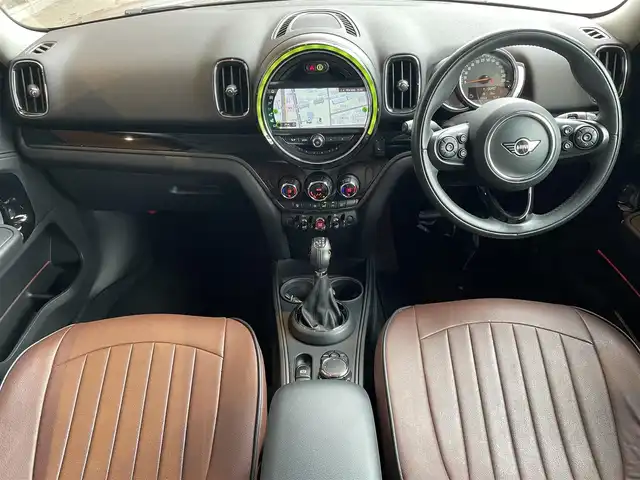 ＭＩＮＩ ミニ クロスオーバー クーパー D 高知県 2020(令2)年 1.3万km メルティングシルバーM 純正ナビゲーション　/バックカメラ　/前後ドライブレコーダー　/電動リアゲート　/ＬＥＤヘッドライト　/フォグランプ　/ＥＴＣ　/フロアマット　/ＵＳＢ入力端子　/コーナーセンサー　/クルーズコントロール　/１８アルミホイール