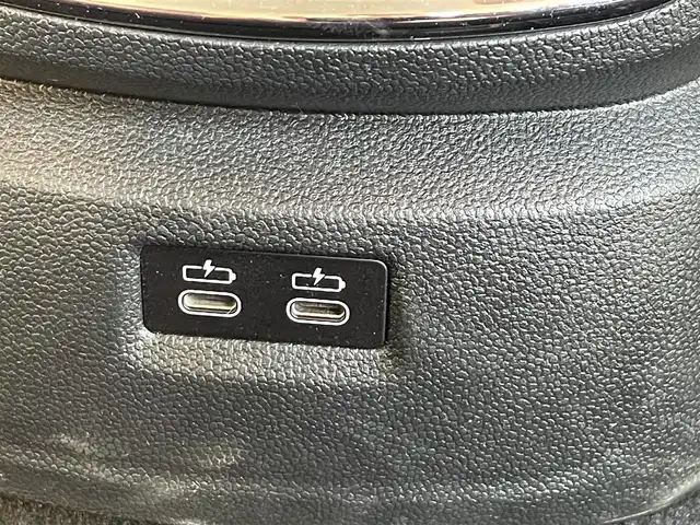 ＭＩＮＩ ミニ クロスオーバー クーパー D 高知県 2020(令2)年 1.3万km メルティングシルバーM 純正ナビゲーション　/バックカメラ　/前後ドライブレコーダー　/電動リアゲート　/ＬＥＤヘッドライト　/フォグランプ　/ＥＴＣ　/フロアマット　/ＵＳＢ入力端子　/コーナーセンサー　/クルーズコントロール　/１８アルミホイール
