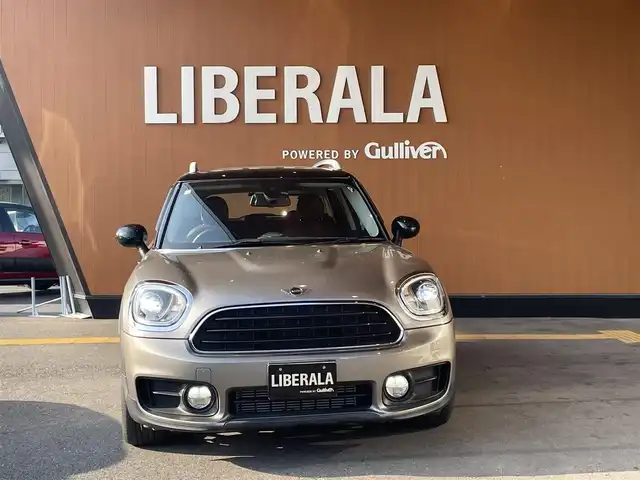 ＭＩＮＩ ミニ クロスオーバー クーパー D 高知県 2020(令2)年 1.3万km メルティングシルバーM 純正ナビゲーション　/バックカメラ　/前後ドライブレコーダー　/電動リアゲート　/ＬＥＤヘッドライト　/フォグランプ　/ＥＴＣ　/フロアマット　/ＵＳＢ入力端子　/コーナーセンサー　/クルーズコントロール　/１８アルミホイール