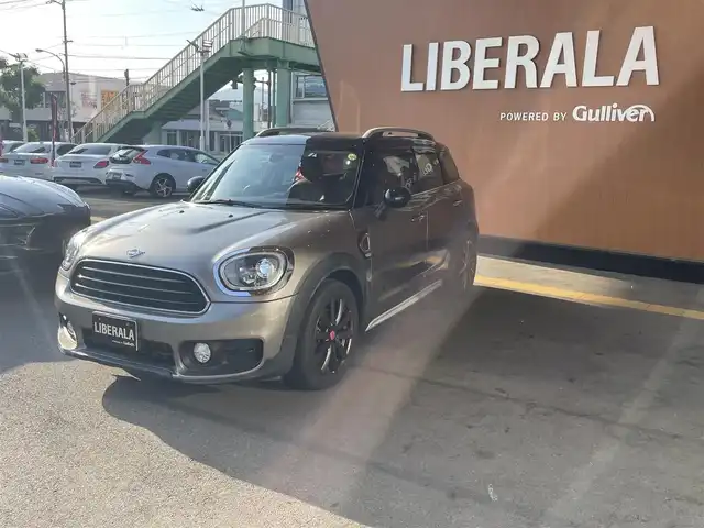 ＭＩＮＩ ミニ クロスオーバー クーパー D 高知県 2020(令2)年 1.3万km メルティングシルバーM 純正ナビゲーション　/バックカメラ　/前後ドライブレコーダー　/電動リアゲート　/ＬＥＤヘッドライト　/フォグランプ　/ＥＴＣ　/フロアマット　/ＵＳＢ入力端子　/コーナーセンサー　/クルーズコントロール　/１８アルミホイール