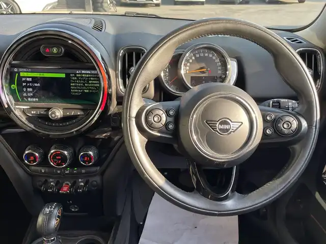 ＭＩＮＩ ミニ クロスオーバー クーパー D 高知県 2020(令2)年 1.3万km メルティングシルバーM 純正ナビゲーション　/バックカメラ　/前後ドライブレコーダー　/電動リアゲート　/ＬＥＤヘッドライト　/フォグランプ　/ＥＴＣ　/フロアマット　/ＵＳＢ入力端子　/コーナーセンサー　/クルーズコントロール　/１８アルミホイール