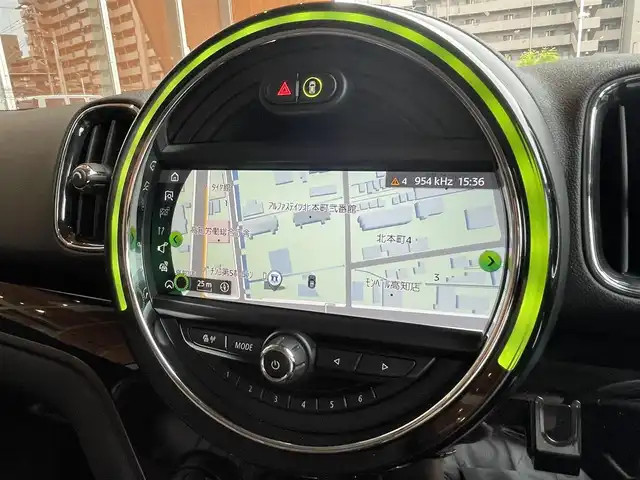 ＭＩＮＩ ミニ クロスオーバー クーパー D 高知県 2020(令2)年 1.3万km メルティングシルバーM 純正ナビゲーション　/バックカメラ　/前後ドライブレコーダー　/電動リアゲート　/ＬＥＤヘッドライト　/フォグランプ　/ＥＴＣ　/フロアマット　/ＵＳＢ入力端子　/コーナーセンサー　/クルーズコントロール　/１８アルミホイール