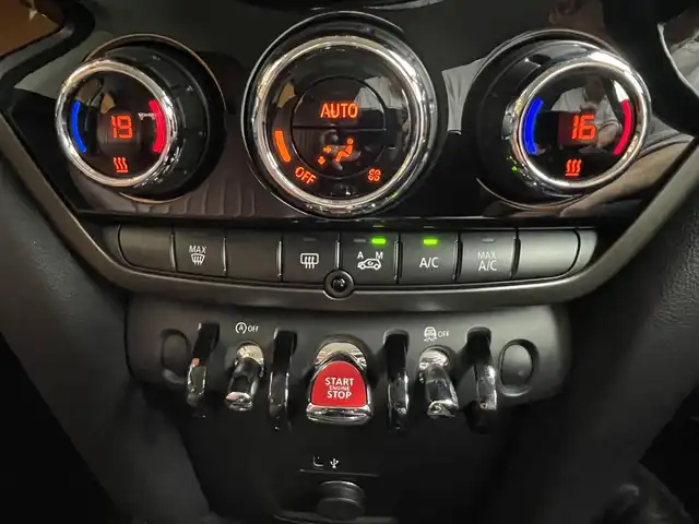 ＭＩＮＩ ミニ クロスオーバー クーパー D 高知県 2020(令2)年 1.3万km メルティングシルバーM 純正ナビゲーション　/バックカメラ　/前後ドライブレコーダー　/電動リアゲート　/ＬＥＤヘッドライト　/フォグランプ　/ＥＴＣ　/フロアマット　/ＵＳＢ入力端子　/コーナーセンサー　/クルーズコントロール　/１８アルミホイール