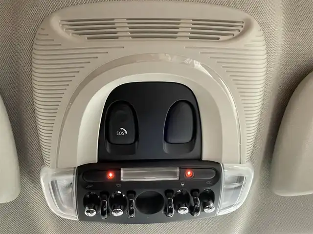 ＭＩＮＩ ミニ クロスオーバー クーパー D 高知県 2020(令2)年 1.3万km メルティングシルバーM 純正ナビゲーション　/バックカメラ　/前後ドライブレコーダー　/電動リアゲート　/ＬＥＤヘッドライト　/フォグランプ　/ＥＴＣ　/フロアマット　/ＵＳＢ入力端子　/コーナーセンサー　/クルーズコントロール　/１８アルミホイール