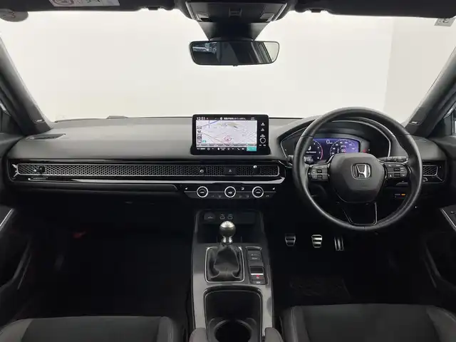 ホンダ シビック EX 群馬県 2022(令4)年 3.6万km ソニックグレーパール 純正9型ディスプレイオーディオ/(AM/FM/Bluetooth/フルセグTV//USB/AppleCarPlay/AndroidAuto)/バックモニター/BOSEサウンドシステム/ワイヤレス充電器/10.2インチデジタルグラフィックメーター/LEDアクティブコーナリングライト/LEDフォグライト/Honda SENSING/ ・衝突軽減ブレーキ/近距離衝突軽減ブレーキ/ ・歩行者事故低減ステアリング/ ・路外逸脱抑制機能/ ・渋滞追従機能付アダプティブクルーズコントロール/ ・車線維持支援システム/ ・先行車発進お知らせ機能/ ・標識認識機能/ ・オートハイビーム/ ・アダプティブドライビングビーム/ ・ブラインドスポットインフォメーション/ ・パーキングセンサーシステム/ ・後退出庫サポート/ ・誤発進抑制機能/後方誤発進抑制機能/ ・トラフィックジャムアシスト/前席パワーシート/前席シートヒーター/ビルトインETC2.0/電動パーキングブレーキ/オートブレーキホールド/プッシュスタート/スマートキー/スペアキー有