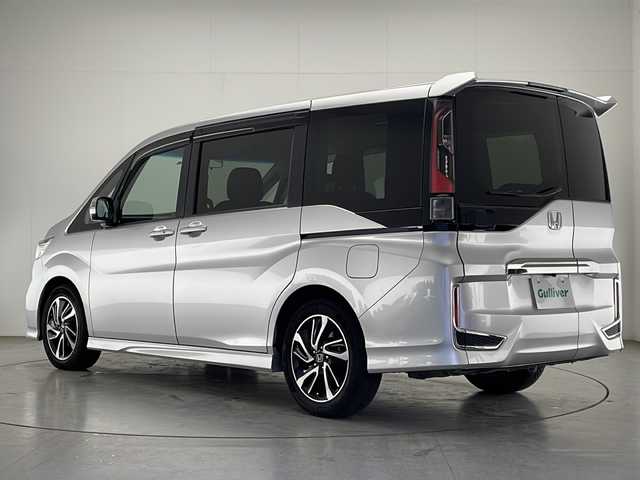 ホンダ ステップワゴン スパーダ クルスピセンシング 宮崎県 2018(平30)年 3.6万km スーパープラチナメタリック 禁煙車/純正9型プレミアムインターナビTV/（VXM-187VFNi/CD/DVD/Bluetooth/フルセグTV）/純正バックカメラ/純正ドライブレコーダー/純正LEDオートライト/純正LEDフォグ/純正17インチアルミ/純正エアロ/純正ルーフエンドスポイラー/純正ラバーマット/両側電動スライドドア/アダプティブクルーズコントロール/レーンディパーチャーアラート/ウインカードアミラー/前席シートヒーター/デュアルオートエアコン/リアオートエアコン/ハーフレザーシート/パドルシフト/本革巻ハンドル/スマートキー/プッシュエンジンスタート/新車時保証書/取扱い説明書