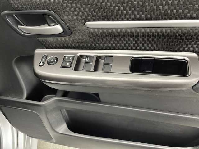 ホンダ ステップワゴン スパーダ クルスピセンシング 宮崎県 2018(平30)年 3.6万km スーパープラチナメタリック 禁煙車/純正9型プレミアムインターナビTV/（VXM-187VFNi/CD/DVD/Bluetooth/フルセグTV）/純正バックカメラ/純正ドライブレコーダー/純正LEDオートライト/純正LEDフォグ/純正17インチアルミ/純正エアロ/純正ルーフエンドスポイラー/純正ラバーマット/両側電動スライドドア/アダプティブクルーズコントロール/レーンディパーチャーアラート/ウインカードアミラー/前席シートヒーター/デュアルオートエアコン/リアオートエアコン/ハーフレザーシート/パドルシフト/本革巻ハンドル/スマートキー/プッシュエンジンスタート/新車時保証書/取扱い説明書