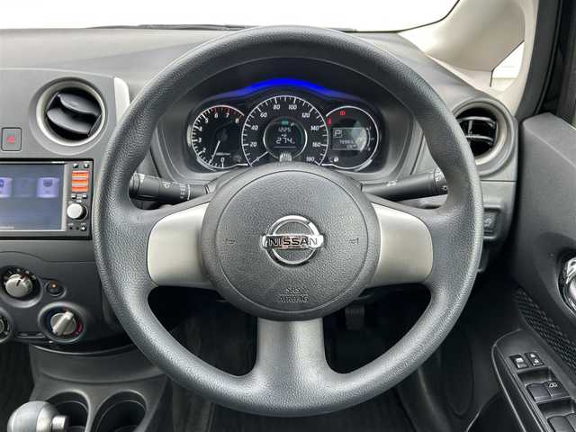 日産 ノート X DIG－S 群馬県 2013(平25)年 7.6万km スーパーブラック 純正ＳＤナビ(CD/SD/FM/AM/フルセグTV/AUX)/バックカメラ/スーパーチャージャー/ＥＴＣ/スマートキー/プッシュスタート/ECOモード/アイドリングストップ/電動格納ミラー/ヘッドライトレベライザー/パワーウインドウ/ステアリングチルド機構/取扱説明書