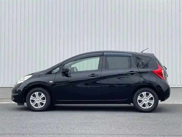 日産 ノート X DIG－S 群馬県 2013(平25)年 7.6万km スーパーブラック 純正ＳＤナビ(CD/SD/FM/AM/フルセグTV/AUX)/バックカメラ/スーパーチャージャー/ＥＴＣ/スマートキー/プッシュスタート/ECOモード/アイドリングストップ/電動格納ミラー/ヘッドライトレベライザー/パワーウインドウ/ステアリングチルド機構/取扱説明書