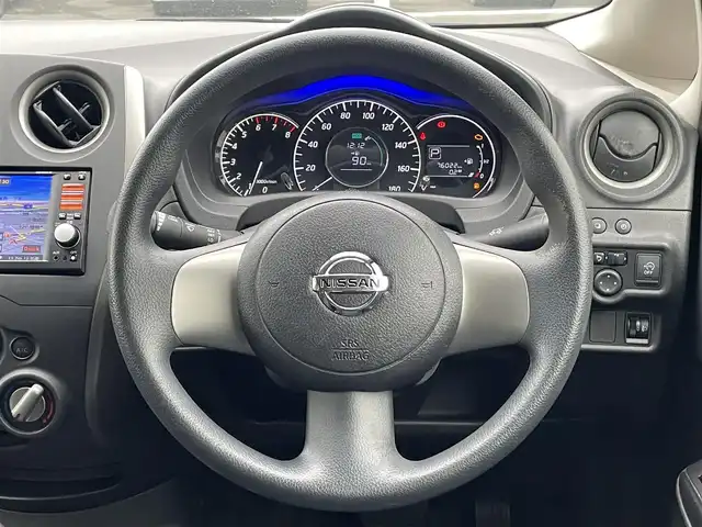 日産 ノート X DIG－S 群馬県 2013(平25)年 7.6万km スーパーブラック 純正ＳＤナビ(CD/SD/FM/AM/フルセグTV/AUX)/バックカメラ/スーパーチャージャー/ＥＴＣ/スマートキー/プッシュスタート/ECOモード/アイドリングストップ/電動格納ミラー/ヘッドライトレベライザー/パワーウインドウ/ステアリングチルド機構/取扱説明書