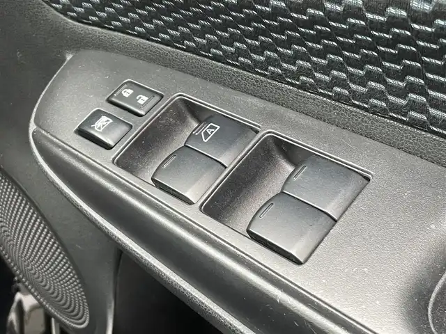 日産 ノート X DIG－S 群馬県 2013(平25)年 7.6万km スーパーブラック 純正ＳＤナビ(CD/SD/FM/AM/フルセグTV/AUX)/バックカメラ/スーパーチャージャー/ＥＴＣ/スマートキー/プッシュスタート/ECOモード/アイドリングストップ/電動格納ミラー/ヘッドライトレベライザー/パワーウインドウ/ステアリングチルド機構/取扱説明書