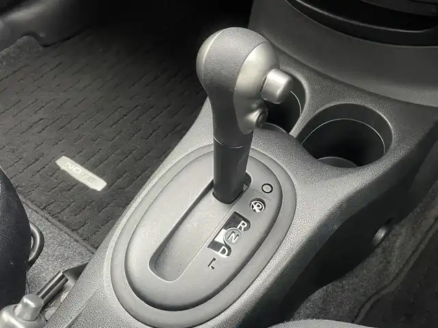 日産 ノート X DIG－S 群馬県 2013(平25)年 7.6万km スーパーブラック 純正ＳＤナビ(CD/SD/FM/AM/フルセグTV/AUX)/バックカメラ/スーパーチャージャー/ＥＴＣ/スマートキー/プッシュスタート/ECOモード/アイドリングストップ/電動格納ミラー/ヘッドライトレベライザー/パワーウインドウ/ステアリングチルド機構/取扱説明書