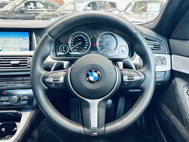 ＢＭＷ ５２３ｉ Mスポーツ 大阪府 2016(平28)年 2.7万km カーボンブラックM ワンオーナー/インテリジェントセーフティ/パワーシート/Dシートメモリ/ACC/純正ナビ/TV/バックカメラ/純正18インチAW/HIDヘッドライト/クリアランスソナー/パドルシフト/ETC/AUX/USB/Bluetooth/CD/DVD
