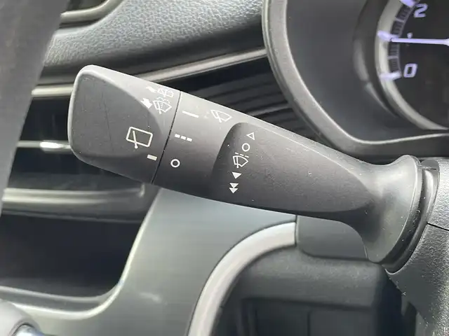 ダイハツ ムーヴ カスタム X SAⅡ 愛媛県 2015(平27)年 4.9万km パールホワイトⅢ 純正ナビ(NMCK-W66D)/・CD/ワンセグ/USB/SD/バックカメラ/前後ドライブレコーダー/ETC/LEDオートライト/スマートアシストII/・衝突軽減ブレーキ/・車線逸脱警報/・誤発進抑制機能/・先行車発進お知らせ/純正アルミホイール/プッシュスタート /・スペアキー/ドアバイザー/電動格納ミラー/・ウィンカーミラー /取扱説明書/保証書