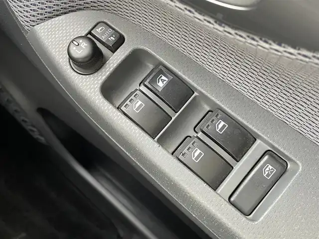 ダイハツ ムーヴ カスタム X SAⅡ 愛媛県 2015(平27)年 4.9万km パールホワイトⅢ 純正ナビ(NMCK-W66D)/・CD/ワンセグ/USB/SD/バックカメラ/前後ドライブレコーダー/ETC/LEDオートライト/スマートアシストII/・衝突軽減ブレーキ/・車線逸脱警報/・誤発進抑制機能/・先行車発進お知らせ/純正アルミホイール/プッシュスタート /・スペアキー/ドアバイザー/電動格納ミラー/・ウィンカーミラー /取扱説明書/保証書