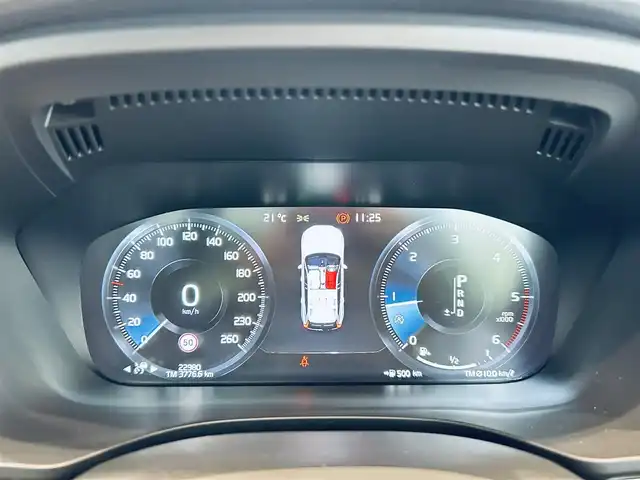 ボルボ ＸＣ６０ D4 AWD インスクリプション 大阪府 2019(令1)年 2.3万km グレー サンルーフ/HUD/ハーマンカードン/ベージュ革/メモリ付きパワーシート/エアシートヒーター/ステアリングヒーター/純正ナビ/TV/３６０度カメラ/applecarplay/ACC/BLIS/純正19インチAW/LEDヘッドライト/電動リアゲート/自動駐車