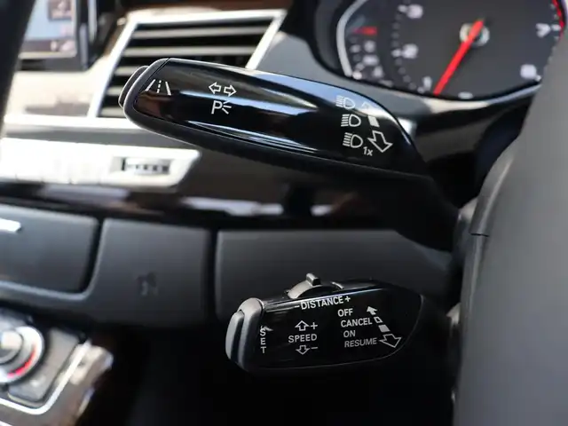 アウディ Ａ８ 3．0 TFSI クワトロ 長野県 2017(平29)年 7.9万km グレイシアホワイトメタリック サンルーフ　/黒革シート　/純正ナビＴＶ　/３６０°/ＢＯＳＥサウンド　/マトリクスＬＥＤ　/ＡＣＣ　/衝突軽減Ｂ　/レーン／サイドアシスト　/パワーシート／ヒーター　/パワーバックドア　/アドバンストキー　/純正２０ＡＷ