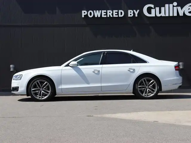 アウディ Ａ８ 3．0 TFSI クワトロ 長野県 2017(平29)年 7.9万km グレイシアホワイトメタリック サンルーフ　/黒革シート　/純正ナビＴＶ　/３６０°/ＢＯＳＥサウンド　/マトリクスＬＥＤ　/ＡＣＣ　/衝突軽減Ｂ　/レーン／サイドアシスト　/パワーシート／ヒーター　/パワーバックドア　/アドバンストキー　/純正２０ＡＷ