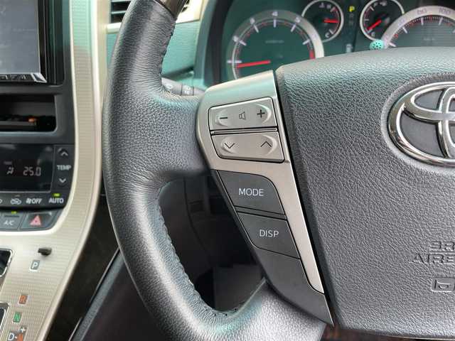 トヨタ アルファード 240S タイプゴールドⅡ 宮崎県 2014(平26)年 10.6万km ブラック 社外ナビ/(AM.FM.Bluetooth)/フルセグTV/バックカメラ/ETC/両側パワースライドドア/クルーズコントロール/フリップダウンモニター/コーナーセンサー/オットマン/オートライト/ダブルオートエアコン/パワーバックドア/ハーフレザー/電格ミラー/ステアリングスイッチ/パワーウィンドウ/パワーステアリング/スマートキー