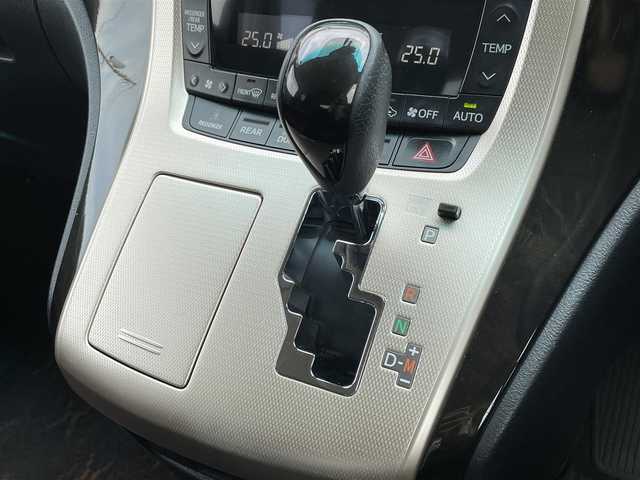 トヨタ アルファード 240S タイプゴールドⅡ 宮崎県 2014(平26)年 10.6万km ブラック 社外ナビ/(AM.FM.Bluetooth)/フルセグTV/バックカメラ/ETC/両側パワースライドドア/クルーズコントロール/フリップダウンモニター/コーナーセンサー/オットマン/オートライト/ダブルオートエアコン/パワーバックドア/ハーフレザー/電格ミラー/ステアリングスイッチ/パワーウィンドウ/パワーステアリング/スマートキー
