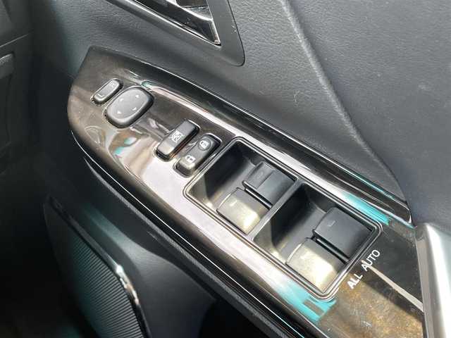 トヨタ アルファード 240S タイプゴールドⅡ 宮崎県 2014(平26)年 10.6万km ブラック 社外ナビ/(AM.FM.Bluetooth)/フルセグTV/バックカメラ/ETC/両側パワースライドドア/クルーズコントロール/フリップダウンモニター/コーナーセンサー/オットマン/オートライト/ダブルオートエアコン/パワーバックドア/ハーフレザー/電格ミラー/ステアリングスイッチ/パワーウィンドウ/パワーステアリング/スマートキー
