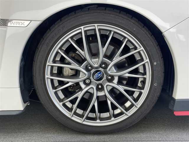 スバル ＷＲＸ Ｓ４ 2．0GT‐S アイサイト 愛知県 2015(平27)年 8.8万km クリスタルホワイトP 純正ナビ　フルセグＴＶ　ＳＴｉスポイラー　大型リヤスポイラー付　ＨＫＳ車高調　Ｇｒｅｄｄｙ４本出マフラー　アイサイト　衝突軽減　追従クルコン　ＢＳＭ　ＬＥＤオートライト　フォグ　ハーフレザー　純正マフラー積込　ETC　プッシュスタート　バックカメラ　サイドカメラ　前席パワーシート　純正18インチアルミ　禁煙車