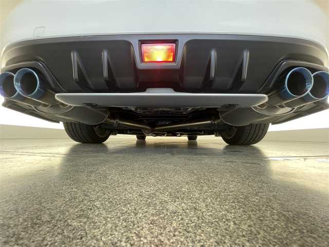 スバル ＷＲＸ Ｓ４ 2．0GT‐S アイサイト 愛知県 2015(平27)年 8.8万km クリスタルホワイトP 純正ナビ　フルセグＴＶ　ＳＴｉスポイラー　大型リヤスポイラー付　ＨＫＳ車高調　Ｇｒｅｄｄｙ４本出マフラー　アイサイト　衝突軽減　追従クルコン　ＢＳＭ　ＬＥＤオートライト　フォグ　ハーフレザー　純正マフラー積込　ETC　プッシュスタート　バックカメラ　サイドカメラ　前席パワーシート　純正18インチアルミ　禁煙車