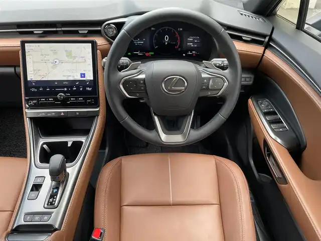 レクサス ＬＢＸ リラックス 東京都 2024(令6)年 1.1万km ブラックマイカ ワンオーナー/セーフティシステムプラス/純正9.8インチSDナビ（フルセグ）/Bluetooth接続/Apple Car Play/Android Auto/ETC2.0/12.3インチTFT液晶メーター/セミアニリン革シート/パワーシート(D席)/シートヒーター(D席/N席)/パワーバックドア/ヘッドアップディスプレイ/左右独立温度調整(ナノイーX)/ドライブレコーダー/レーダークルーズコントロール/レーントレーシングアシスト/パドルシフト/ステアリングヒーター/革巻きステアリングホイール/パーキングサポートブレーキ/コーナーセンサー/エアバッグ(ダブル＋サイド)/エアロパーツ/LEDヘッドランプ/盗難防止装置/スペアキー×１/カードキー/保証書＆取扱説明書