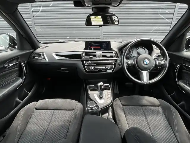 ＢＭＷ １１８ｄ Mスポーツ 茨城県 2018(平30)年 4.9万km アルピンホワイトⅢ 後期型　/インテリジェントＳＦＴ　/ＬＤＷ　/パーキングサポートＰＫＧ　/Ｂカメラ　/ＰＤＣ　/クルーズコントロール　/ナビ　/ＢＴ　/ＵＳＢ　/ＤＶＤ　/ＣＤ　/ＬＥＤヘッドライト　/オートライト　/ミラー型ＥＴＣ　/禁煙車