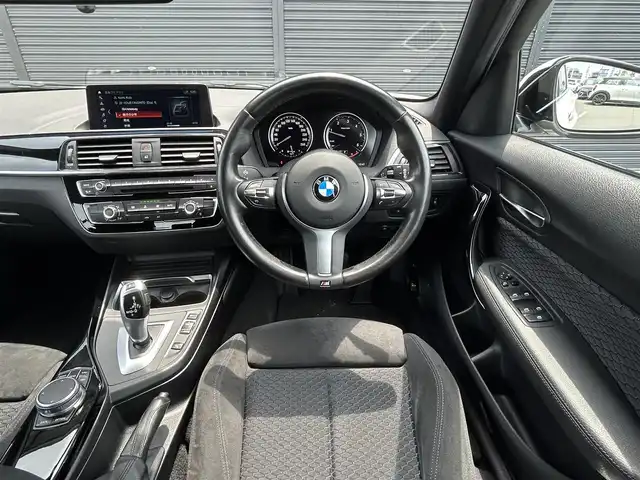 ＢＭＷ １１８ｄ Mスポーツ 茨城県 2018(平30)年 4.9万km アルピンホワイトⅢ 後期型　/インテリジェントＳＦＴ　/ＬＤＷ　/パーキングサポートＰＫＧ　/Ｂカメラ　/ＰＤＣ　/クルーズコントロール　/ナビ　/ＢＴ　/ＵＳＢ　/ＤＶＤ　/ＣＤ　/ＬＥＤヘッドライト　/オートライト　/ミラー型ＥＴＣ　/禁煙車