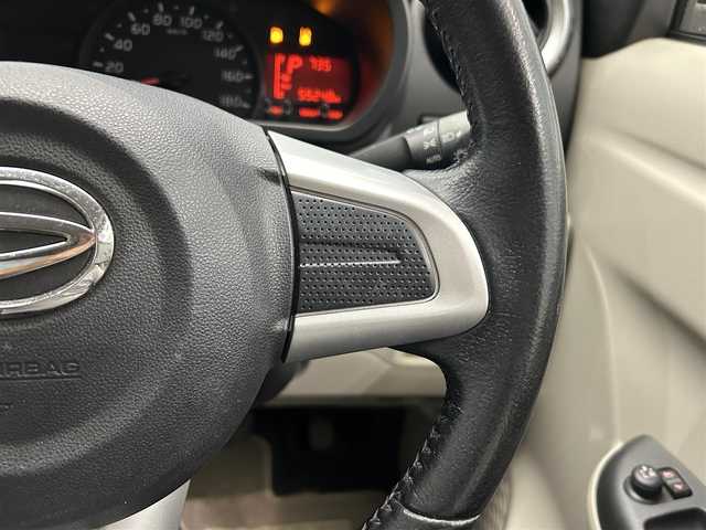ダイハツ ブーン X Gパッケージ SAⅡ 鹿児島県 2018(平30)年 5.6万km パウダリーベージュメタリック 社外ＳＤナビ【ＮＭＺＫ－Ｗ６８Ｄ】　/フルセグＴＶ　/Ｂｌｕｅｔｏｏｔｈ　/バックカメラ　/スマートアシストII　/革巻きステアリング　/ステアリングリモコン　/ＨＩＤヘッドライト　/純正アルミホイール　/ＥＴＣ/禁煙車