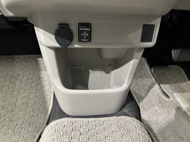 ダイハツ ブーン X Gパッケージ SAⅡ 鹿児島県 2018(平30)年 5.6万km パウダリーベージュメタリック 社外ＳＤナビ【ＮＭＺＫ－Ｗ６８Ｄ】　/フルセグＴＶ　/Ｂｌｕｅｔｏｏｔｈ　/バックカメラ　/スマートアシストII　/革巻きステアリング　/ステアリングリモコン　/ＨＩＤヘッドライト　/純正アルミホイール　/ＥＴＣ/禁煙車